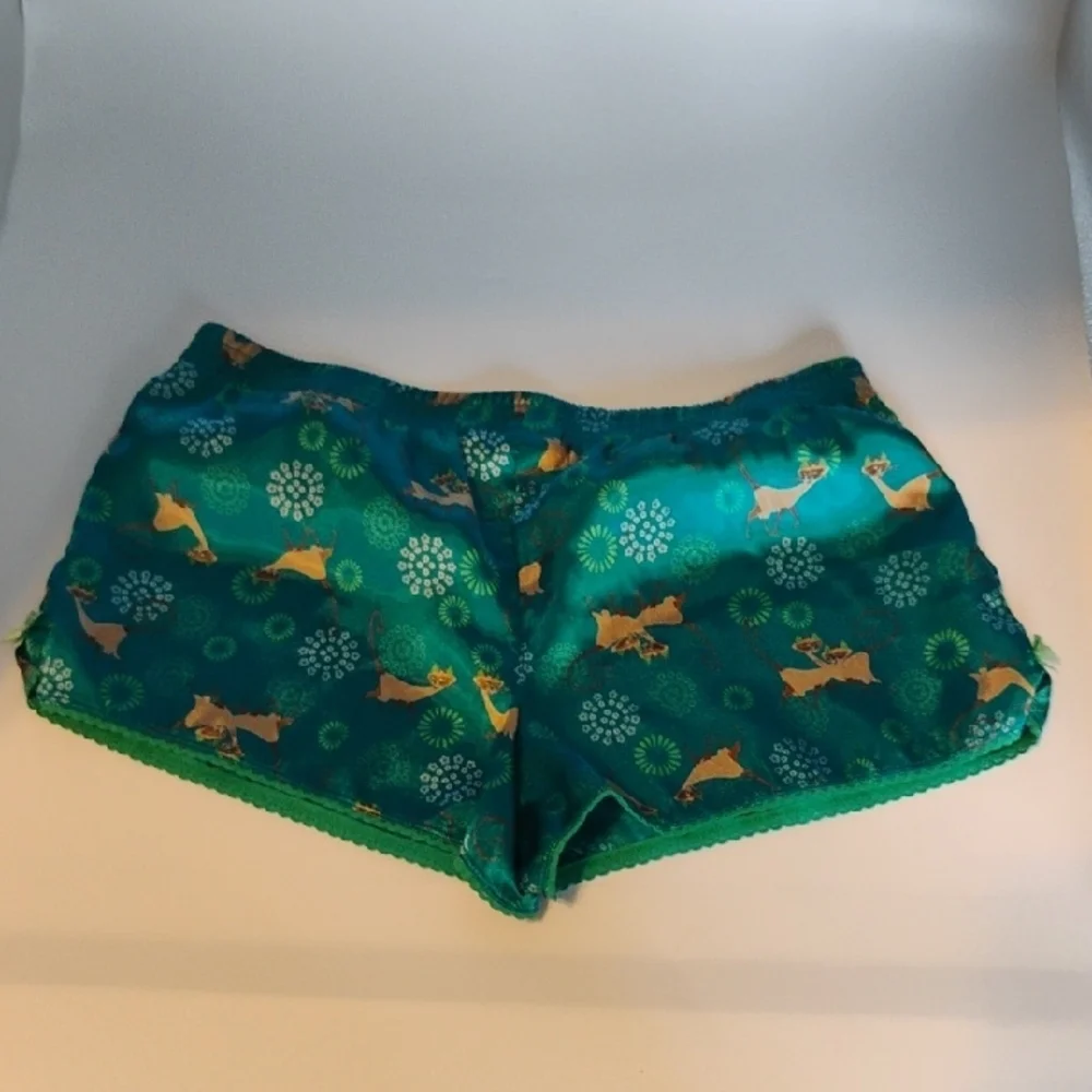 Disney Women's Size M Green and Teal Floral Cats Graphic Pajama Shorts
